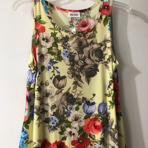 NWT-Bright Floral Sleeveless Top. Size large.